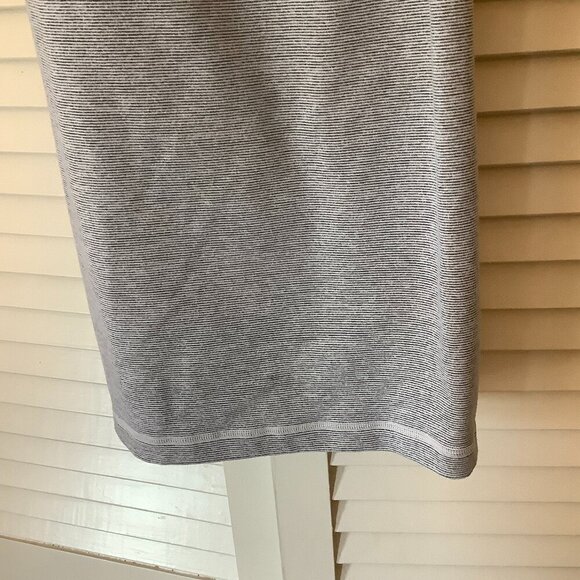 Lululemon women's racerback tank top 8 'Power Y' striped athletic grey - Picture 3 of 6